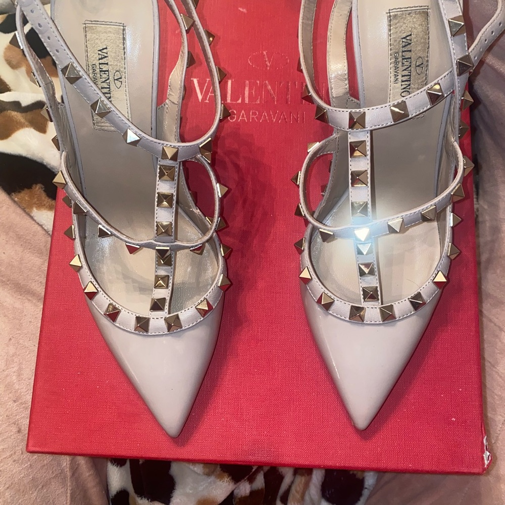 Valentino Garavani Rockstud ankle strap pump in patent leather 37 1/2 (7 1/2)